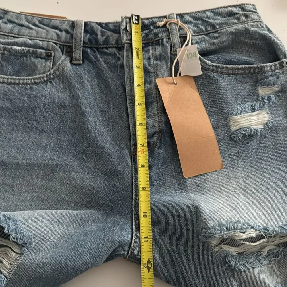 Vanilla Star Distressed Boyfriend 90’s Jeans in dark Wash NWT